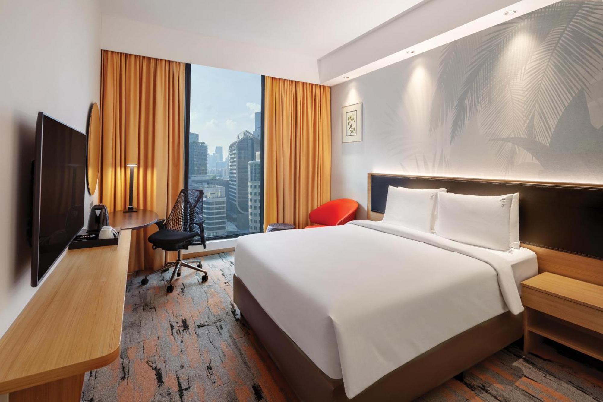 Standard Queen Room High Floor or